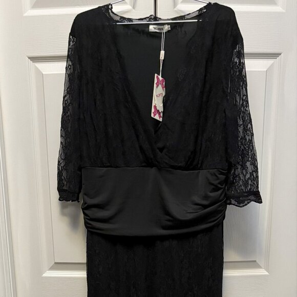 NWT Ilanni Plus Size Mother of the Bride Lace Dress. - Picture 1 of 4